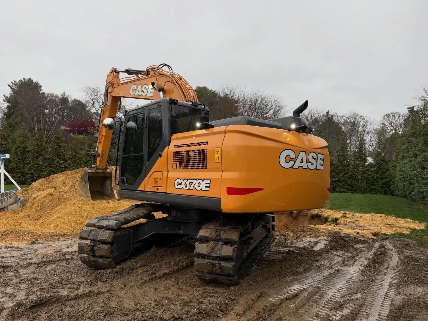 2025 Case CX170E image 4