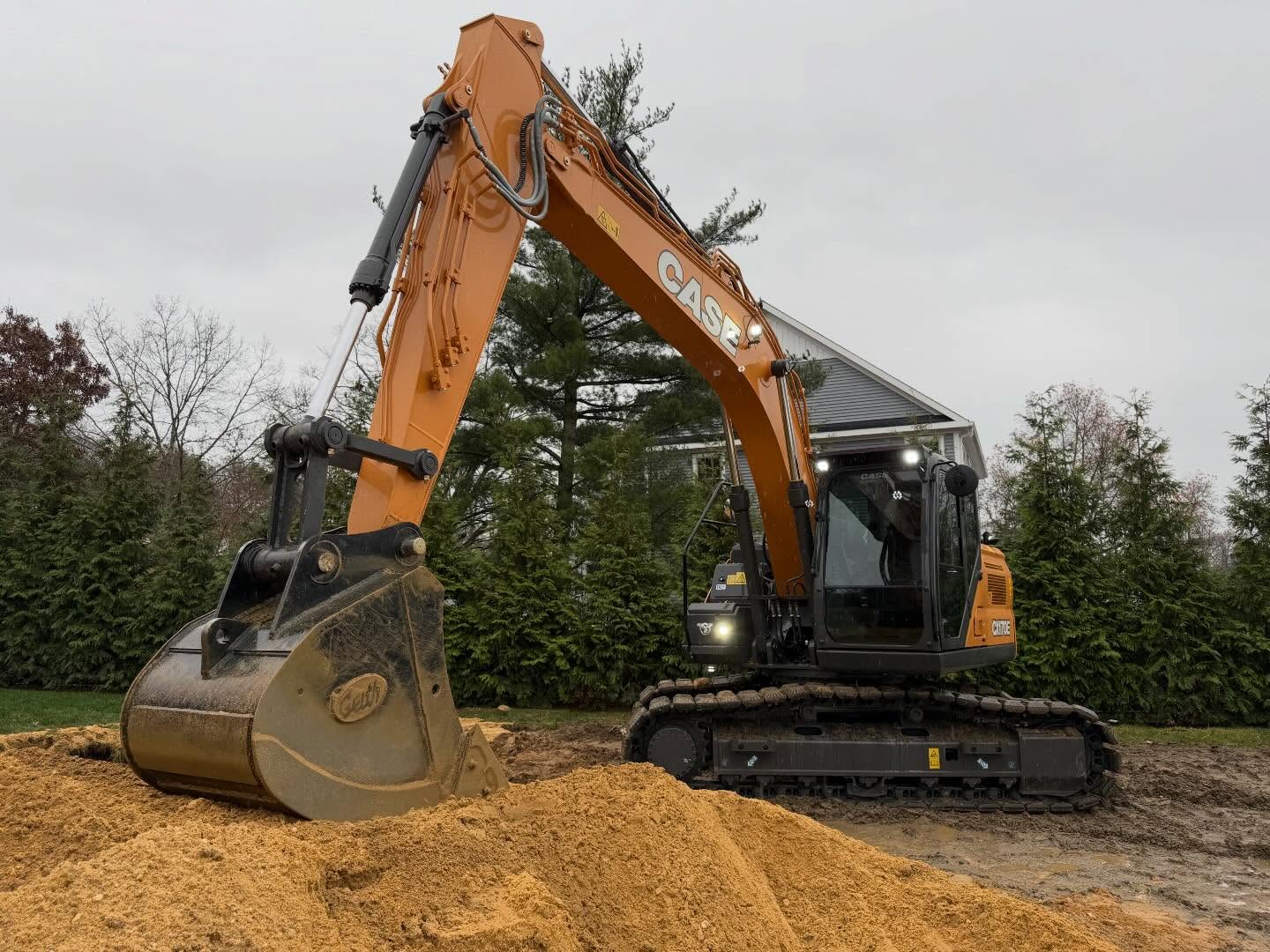 2025 Case CX170E