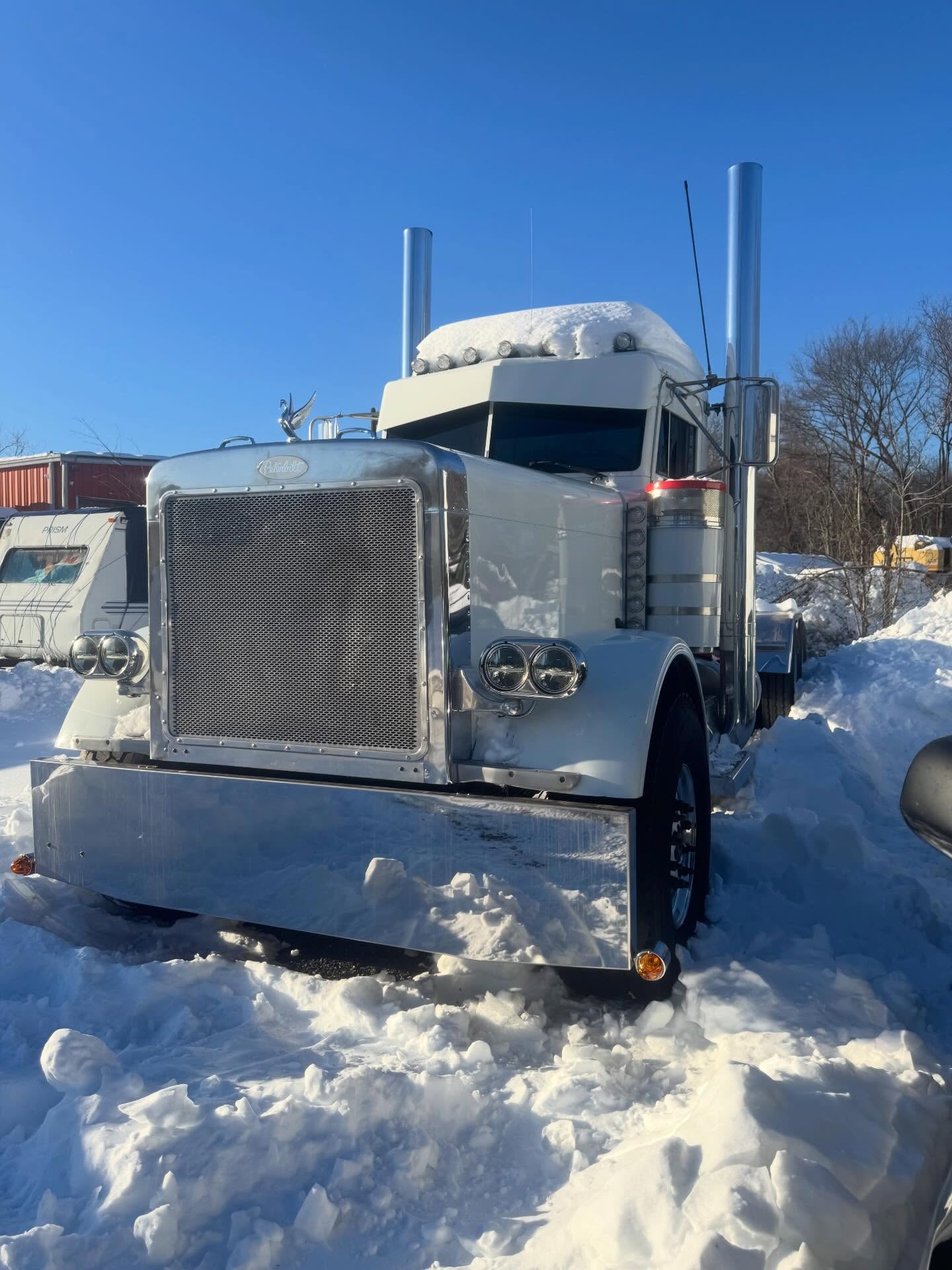 2004 Peterbilt 389 Tractor image 2