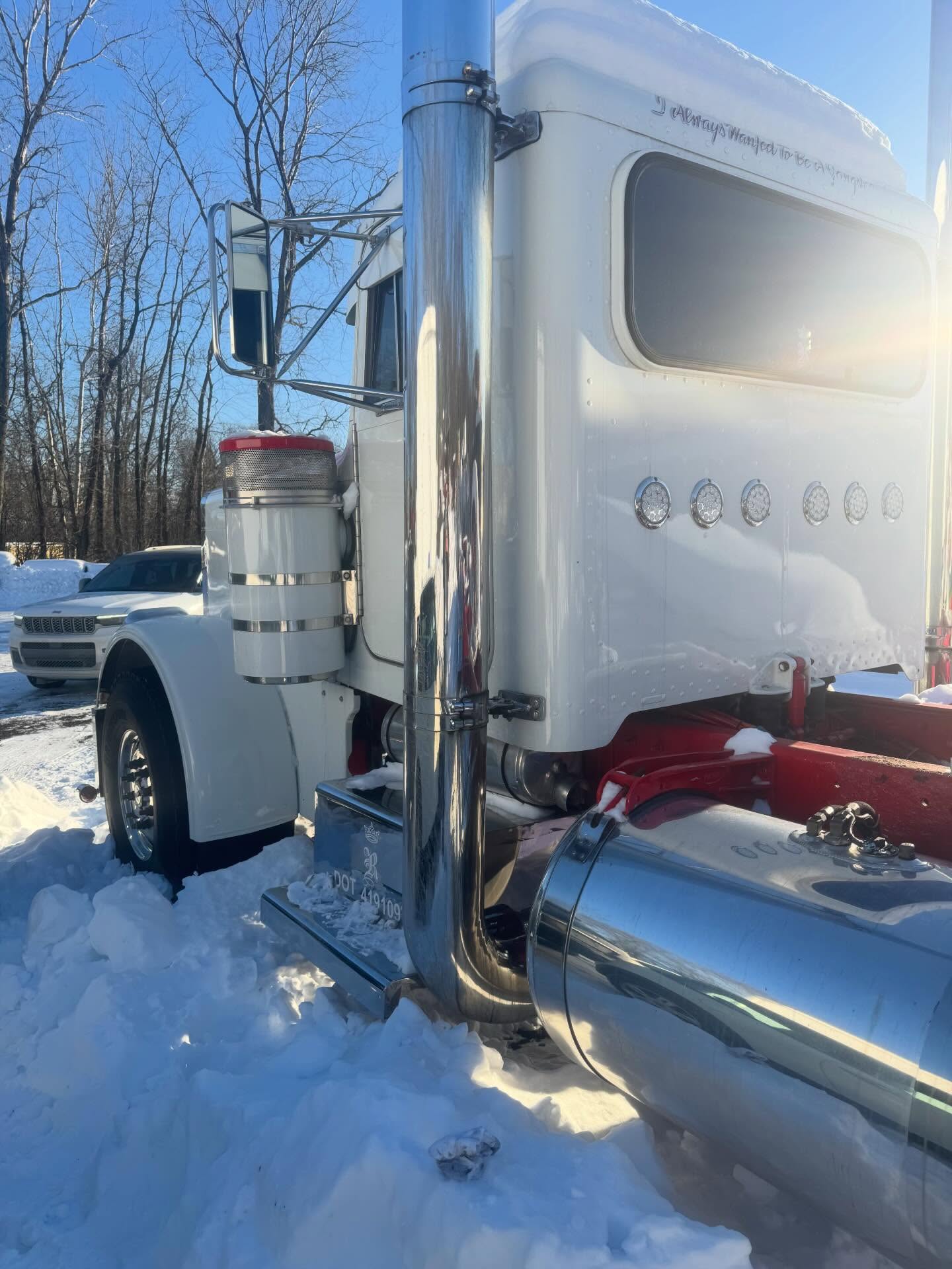 2004 Peterbilt 389 Tractor image 3