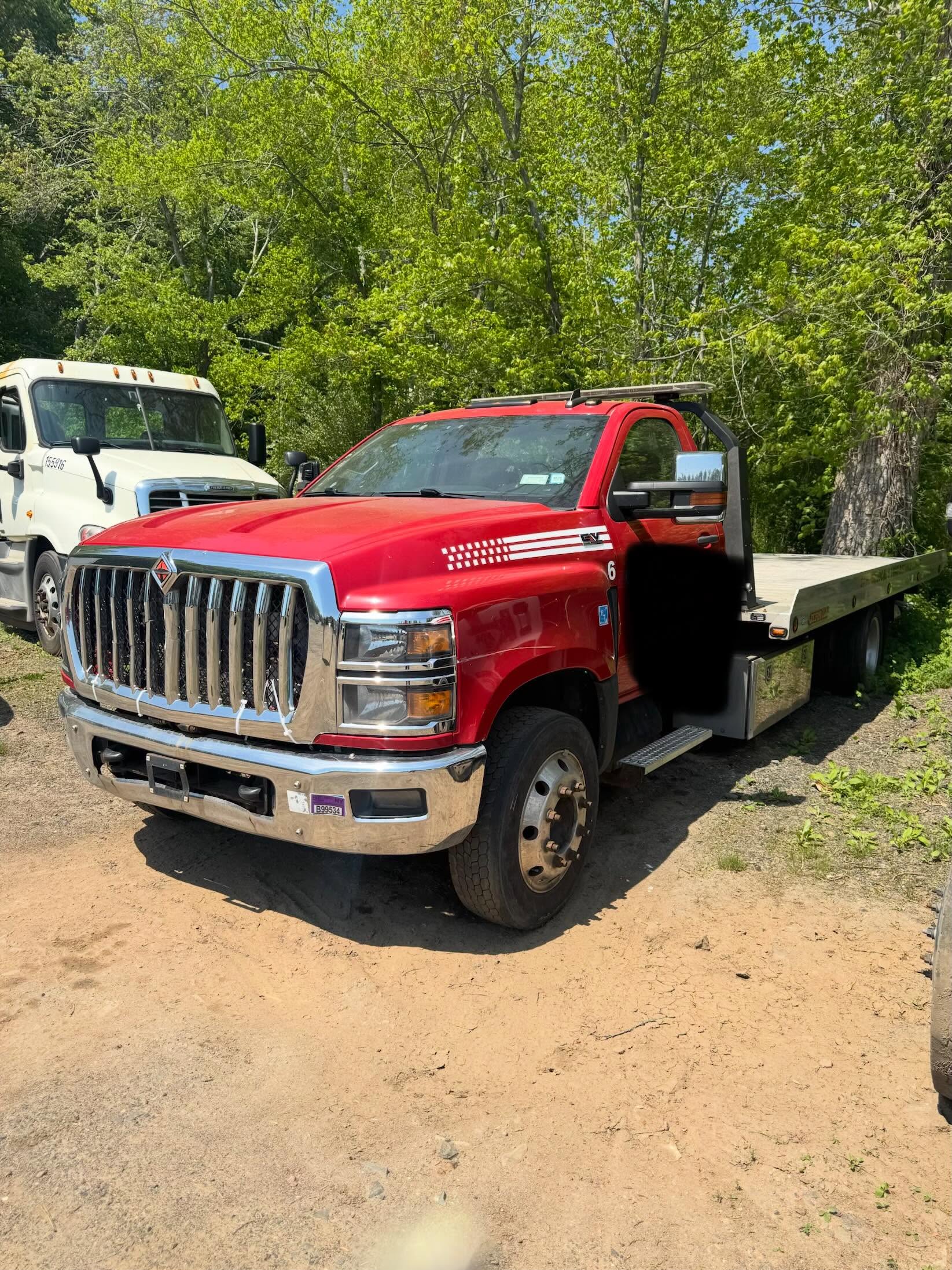 2019 International CV Tow Truck image 2